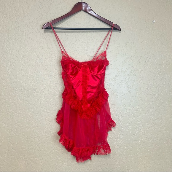 Vintage Red Lacey chemise ruffled full skirt size medium with matching undies - Picture 1 of 9